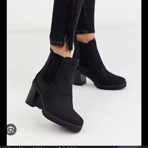 UGG Women’s Hazel Boot - Black.